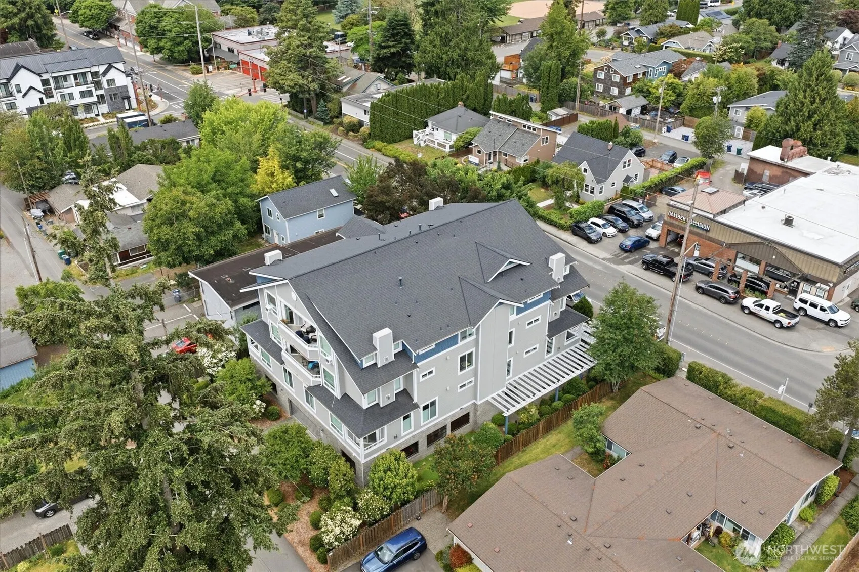 275 E Sunset Way #1A, Issaquah, WA 98027