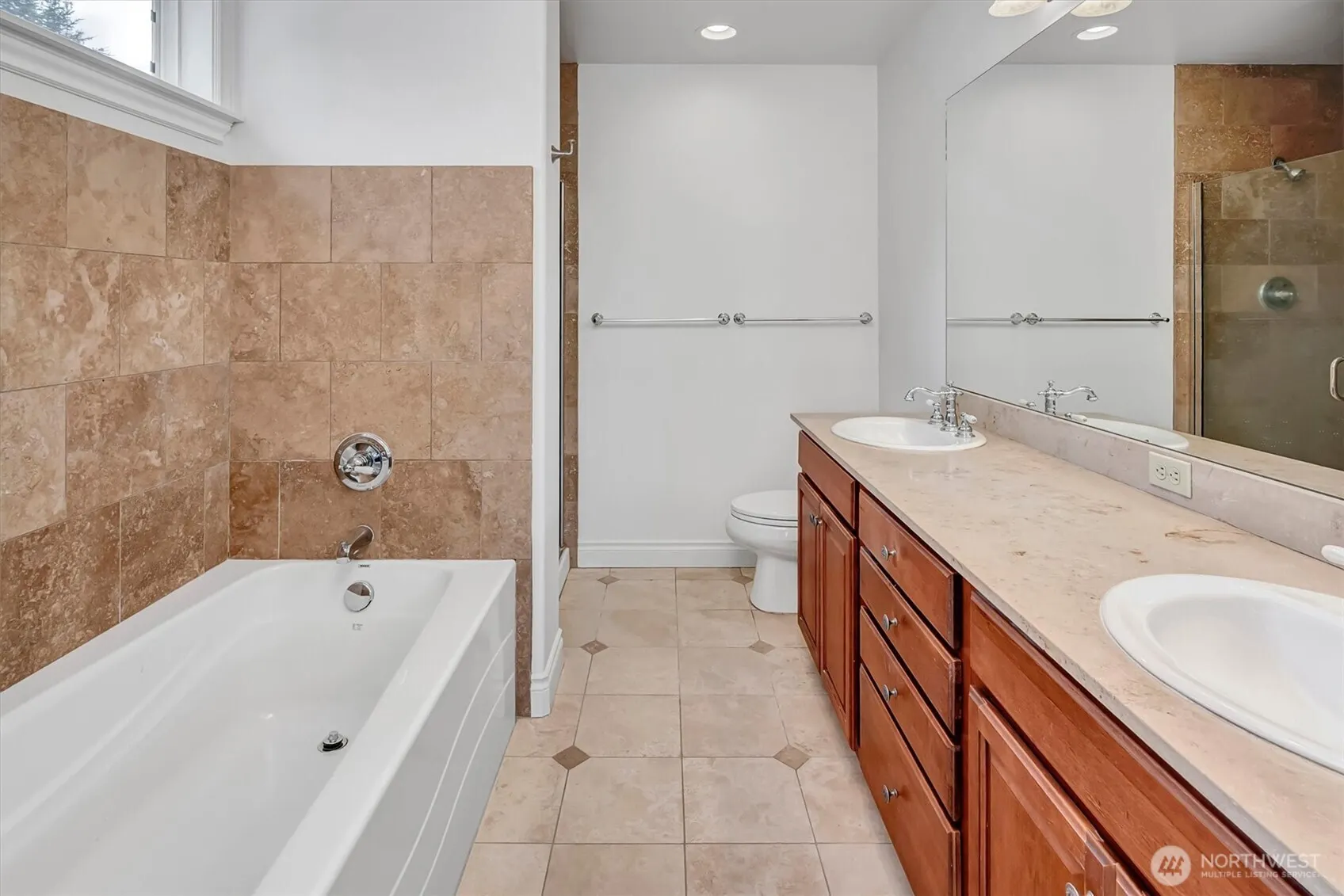275 E Sunset Way #1A, Issaquah, WA 98027