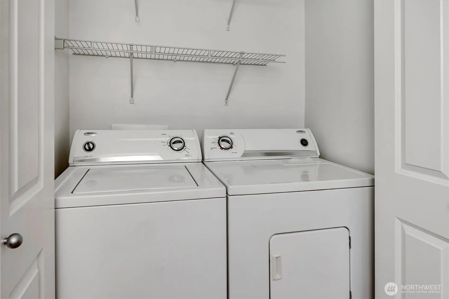275 E Sunset Way #1A, Issaquah, WA 98027
