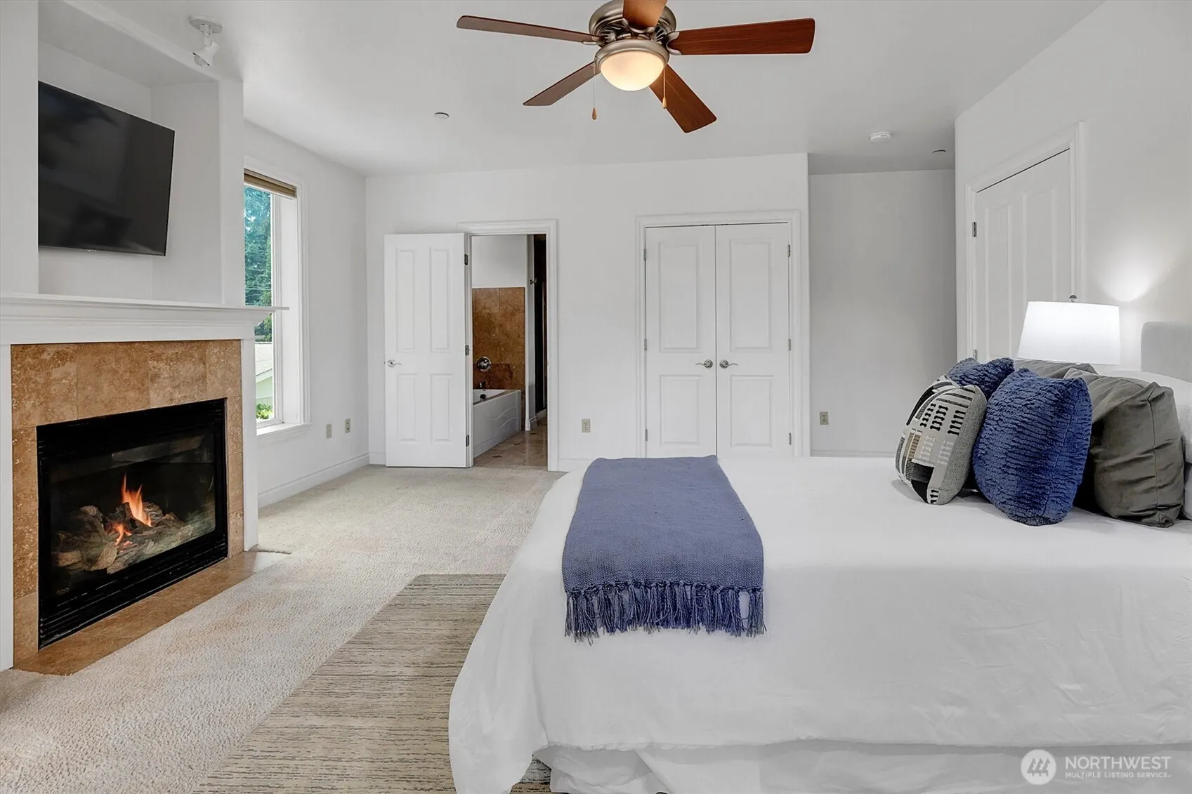 275 E Sunset Way #1A, Issaquah, WA 98027