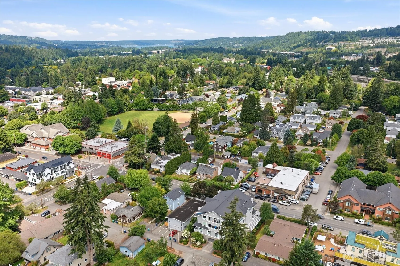 275 E Sunset Way #1A, Issaquah, WA 98027