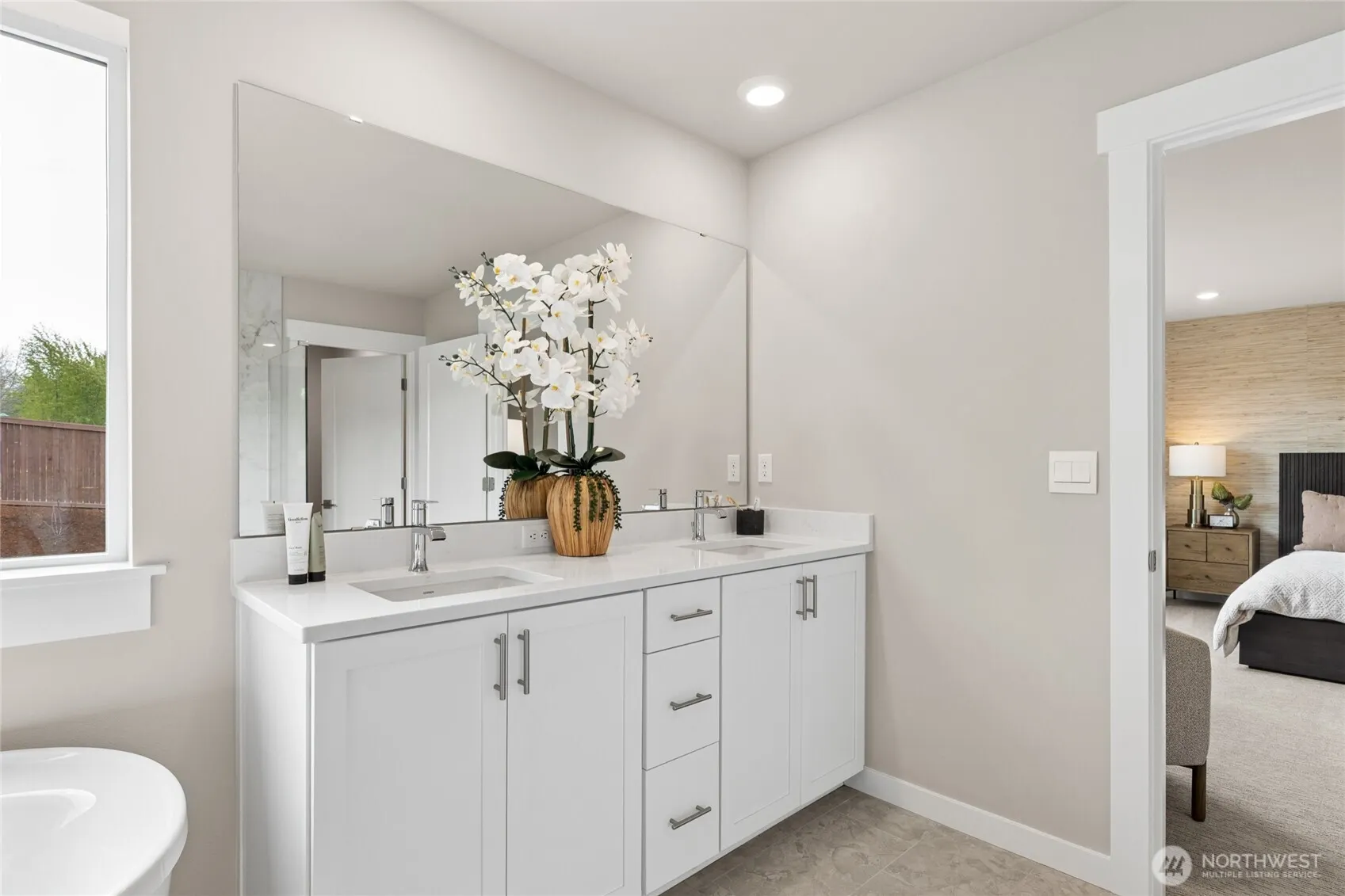 23699 SE 49th Street #22, Issaquah, WA 98029
