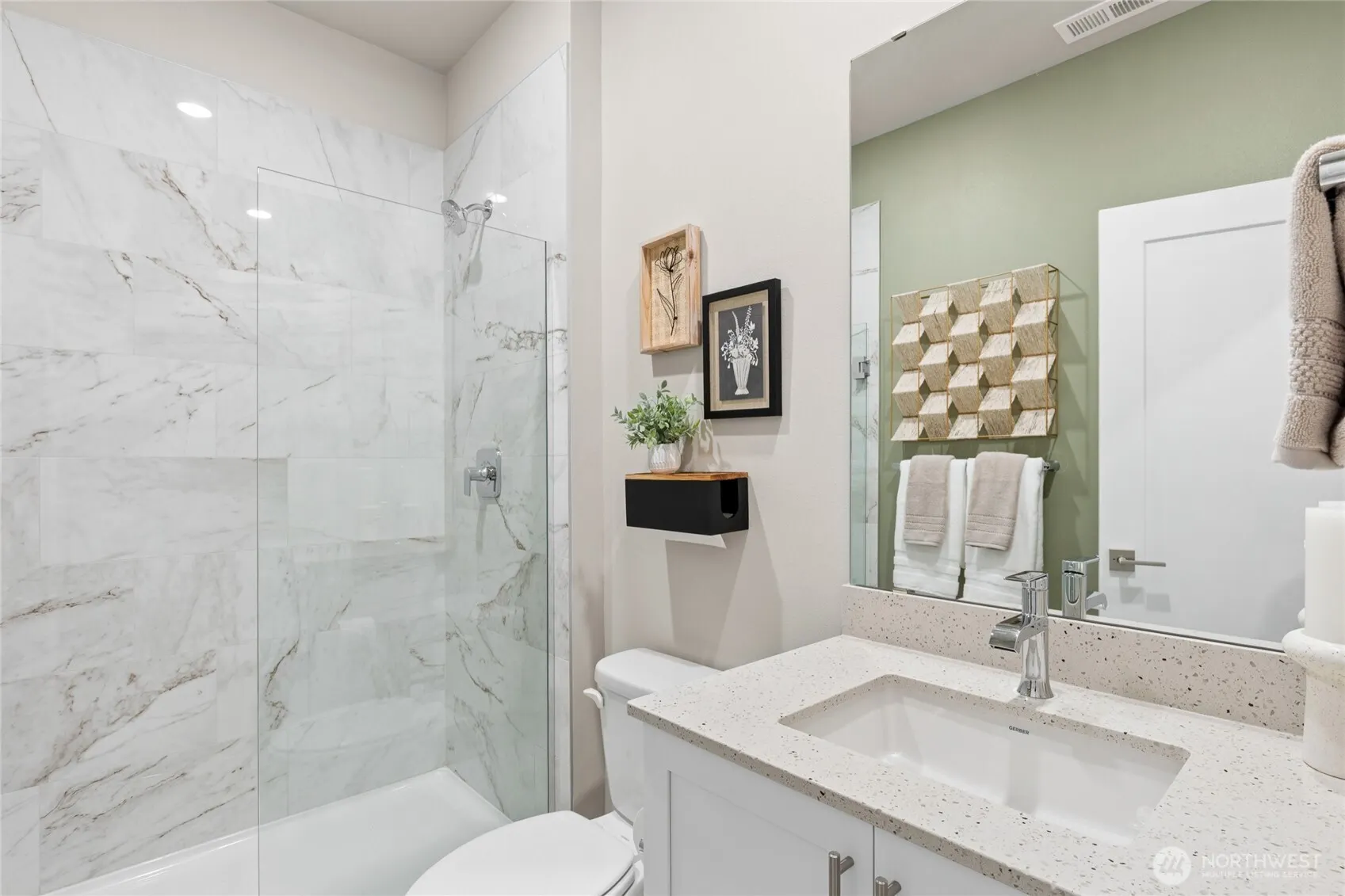 23699 SE 49th Street #22, Issaquah, WA 98029