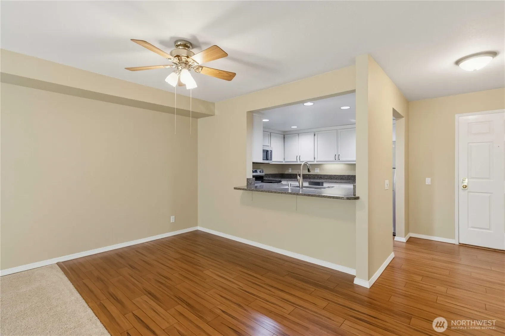 3941 226th Place SE #103, Issaquah, WA 98029