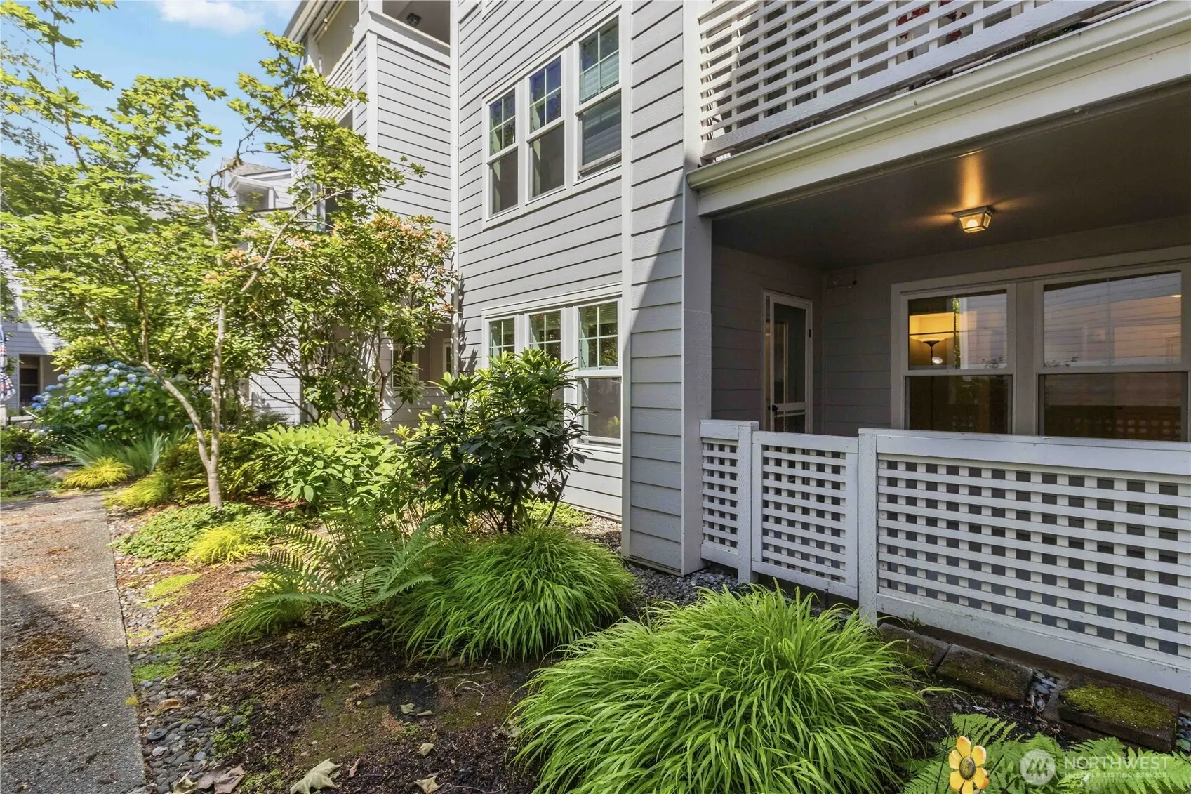 3941 226th Place SE #103, Issaquah, WA 98029