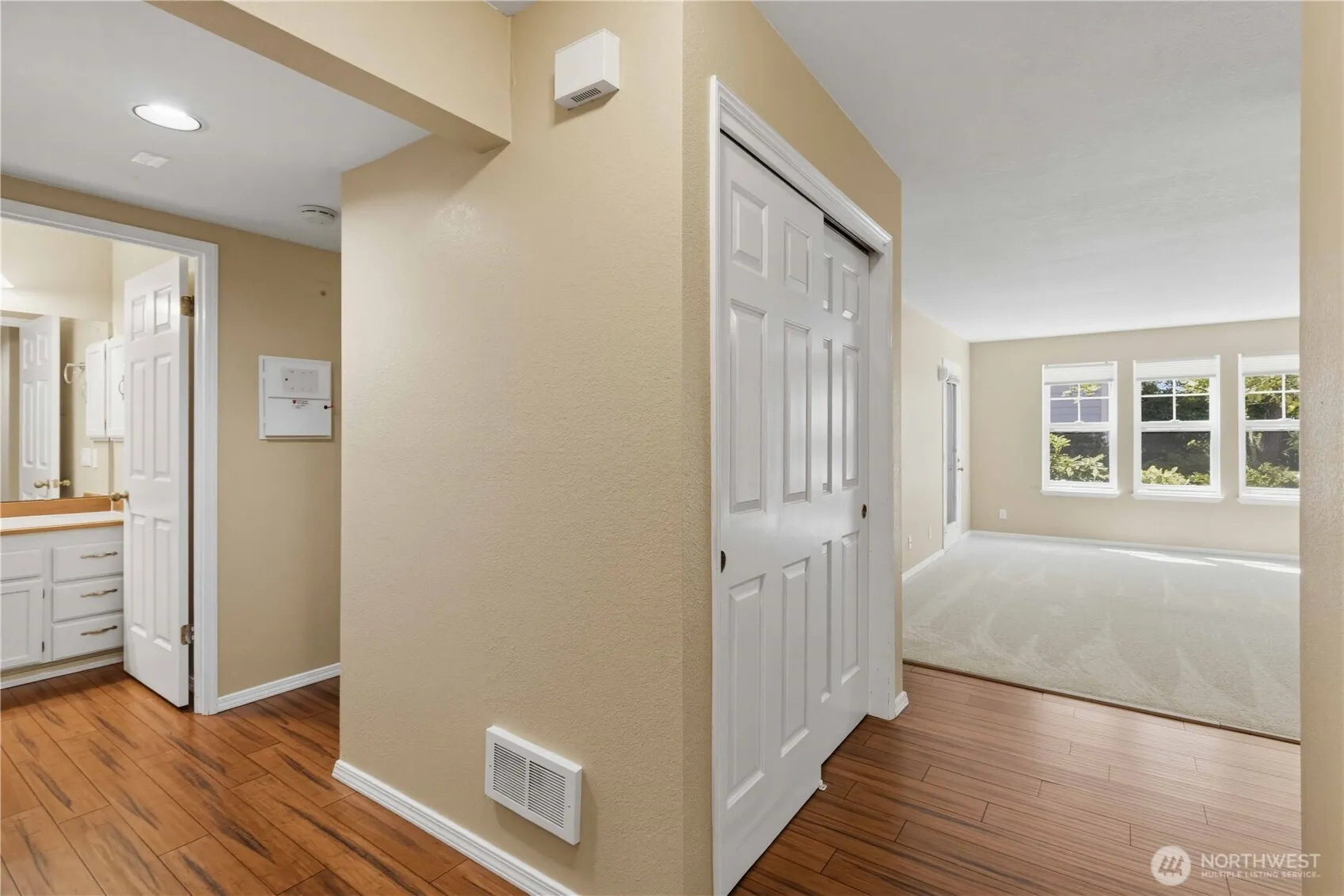 3941 226th Place SE #103, Issaquah, WA 98029