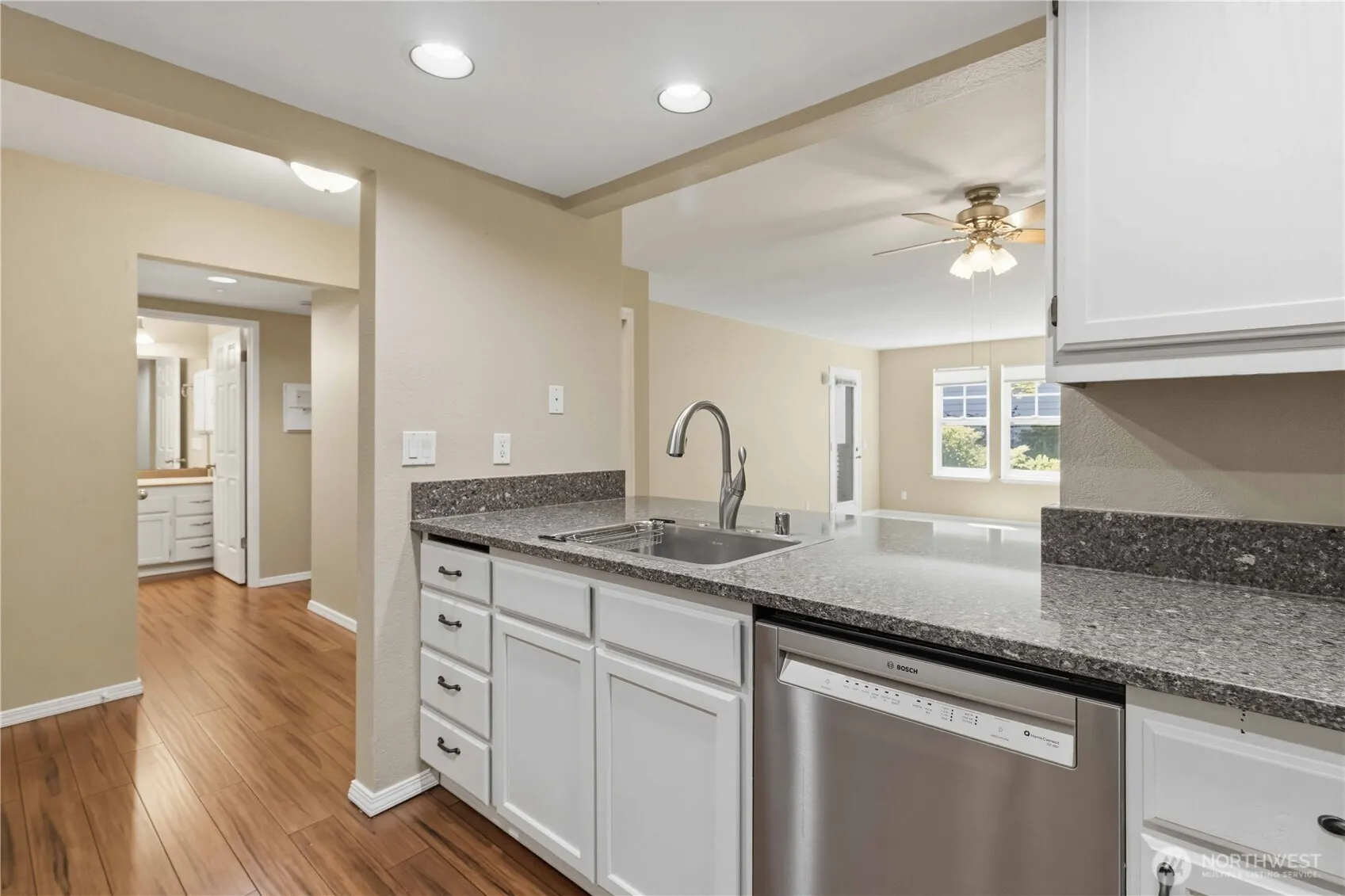 3941 226th Place SE #103, Issaquah, WA 98029