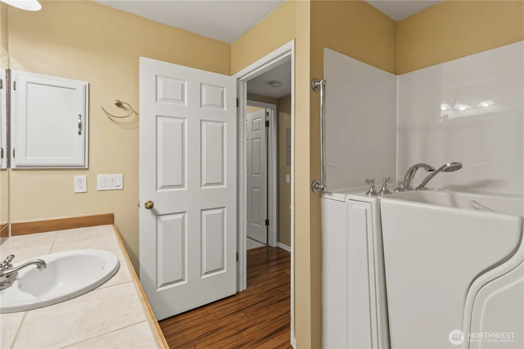 3941 226th Place SE #103, Issaquah, WA 98029