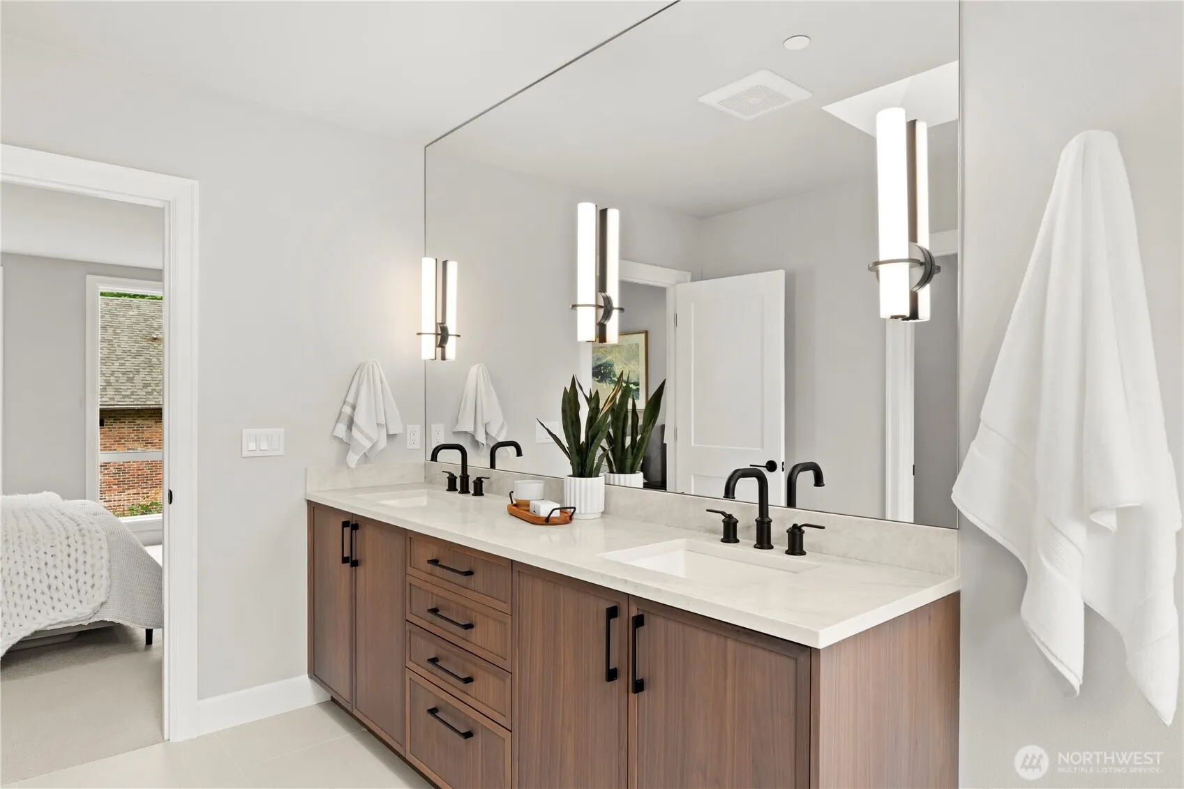 529 SE Bush Street #B, Issaquah, WA 98027