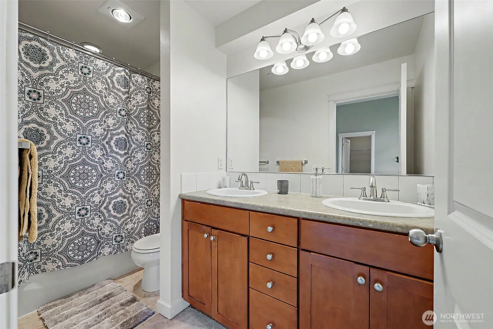1748 24th Avenue NE, Issaquah, WA 98029