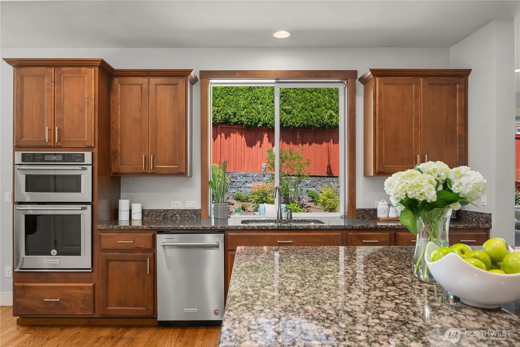 24816 SE 17th Place , Sammamish, WA 98075