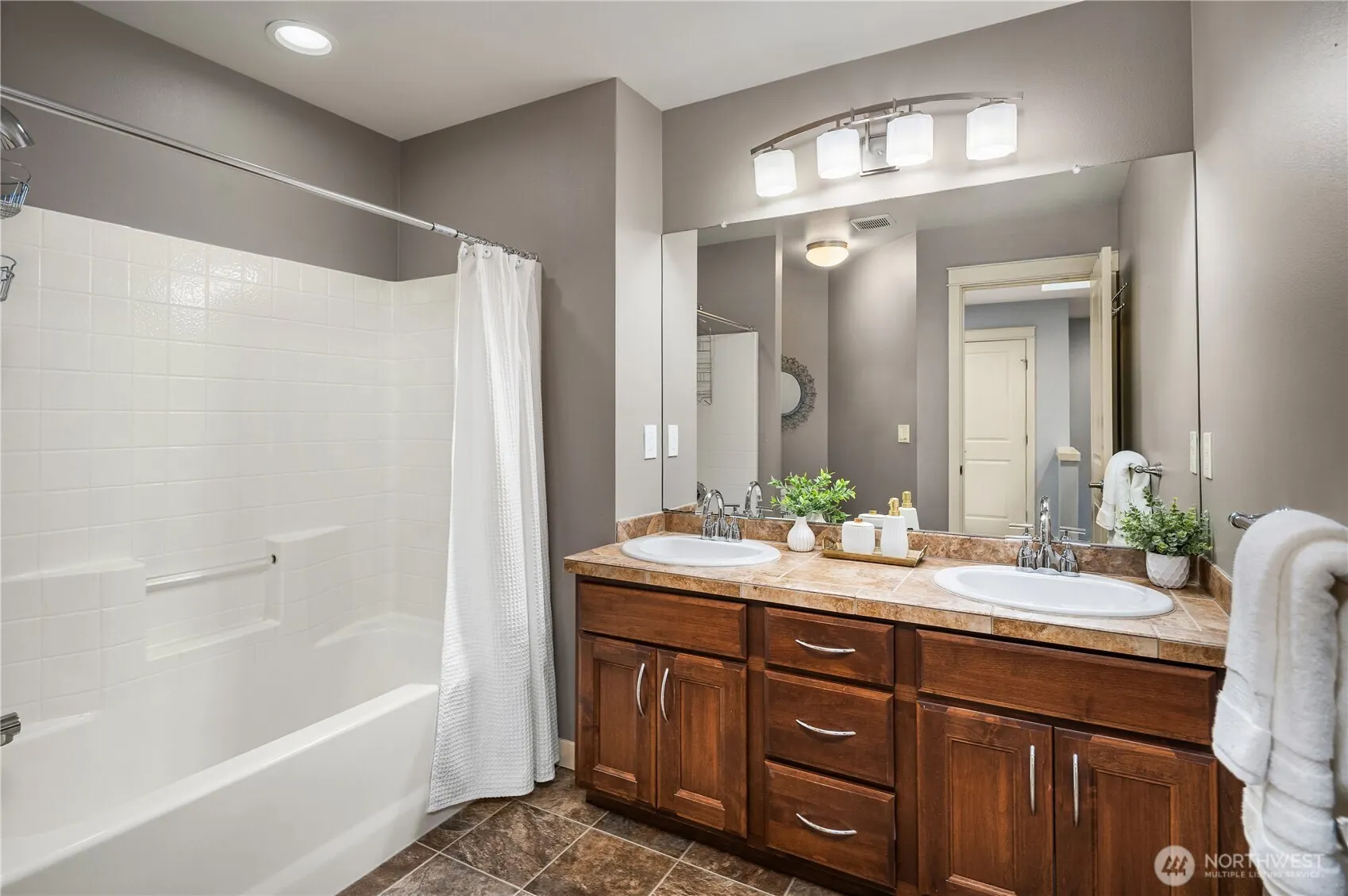 24816 SE 17th Place , Sammamish, WA 98075