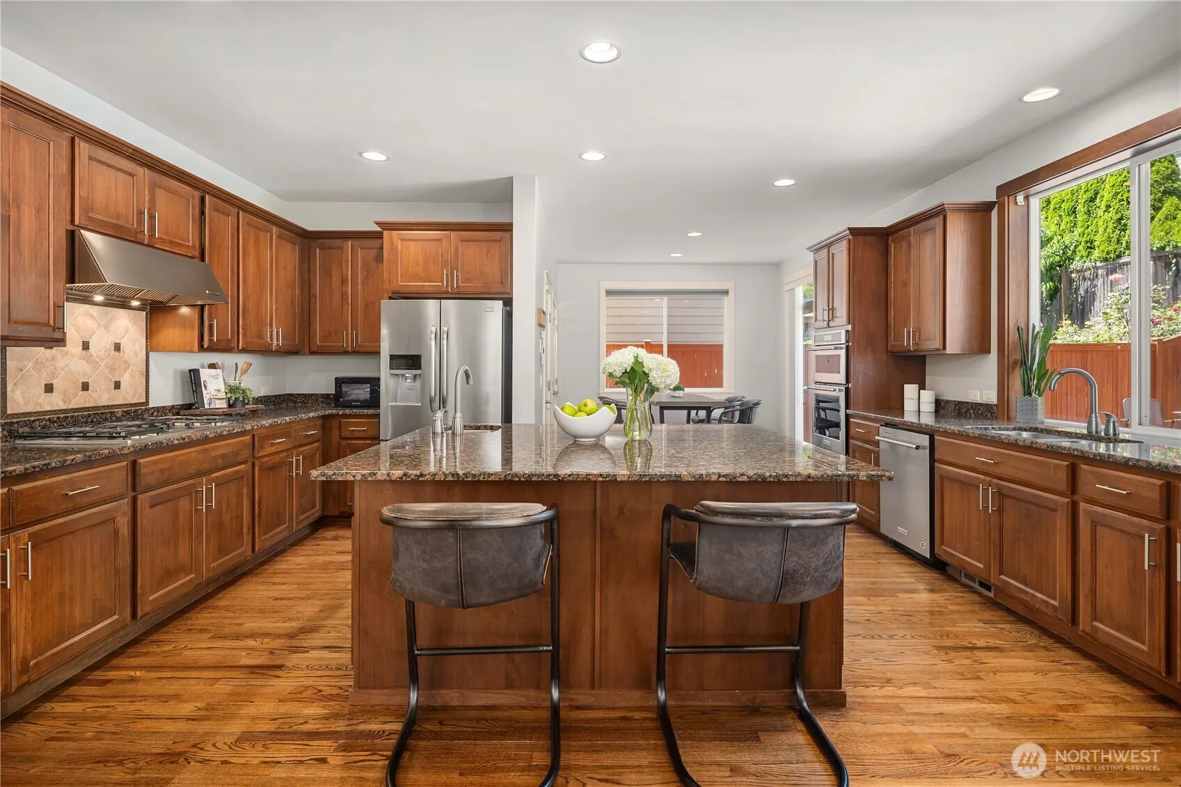 24816 SE 17th Place , Sammamish, WA 98075