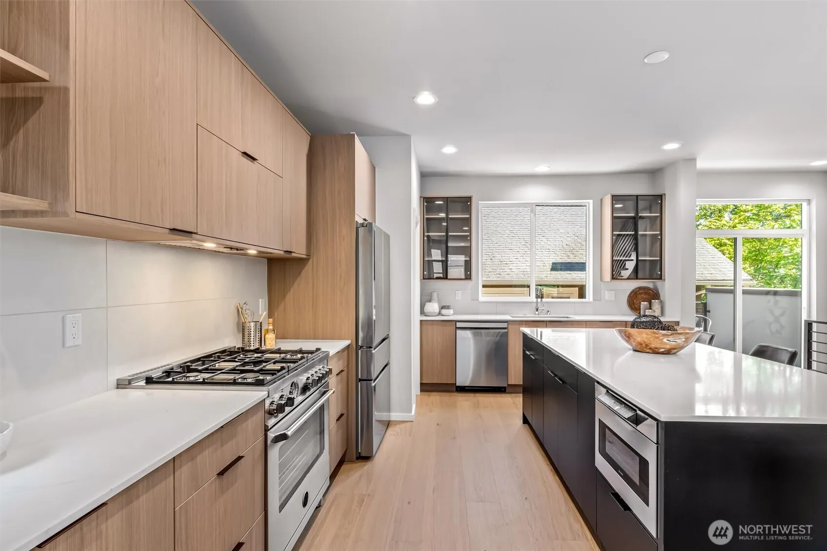 4460 Midvale Avenue N, Seattle, WA 98103