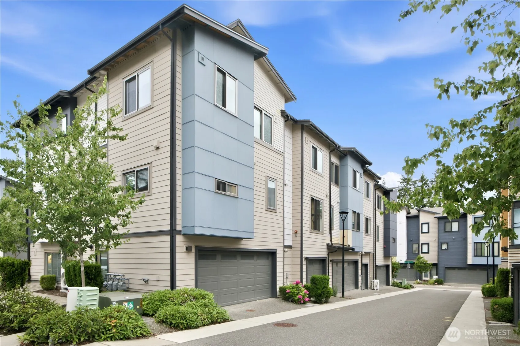 522 Glacier Walk SE, Sammamish, WA 98074