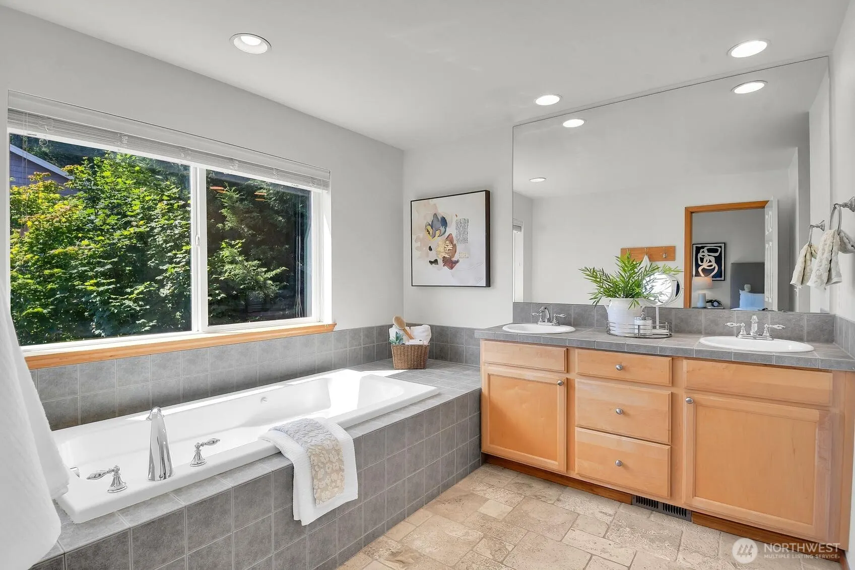 12940 NE 200th Place , Woodinville, WA 98072