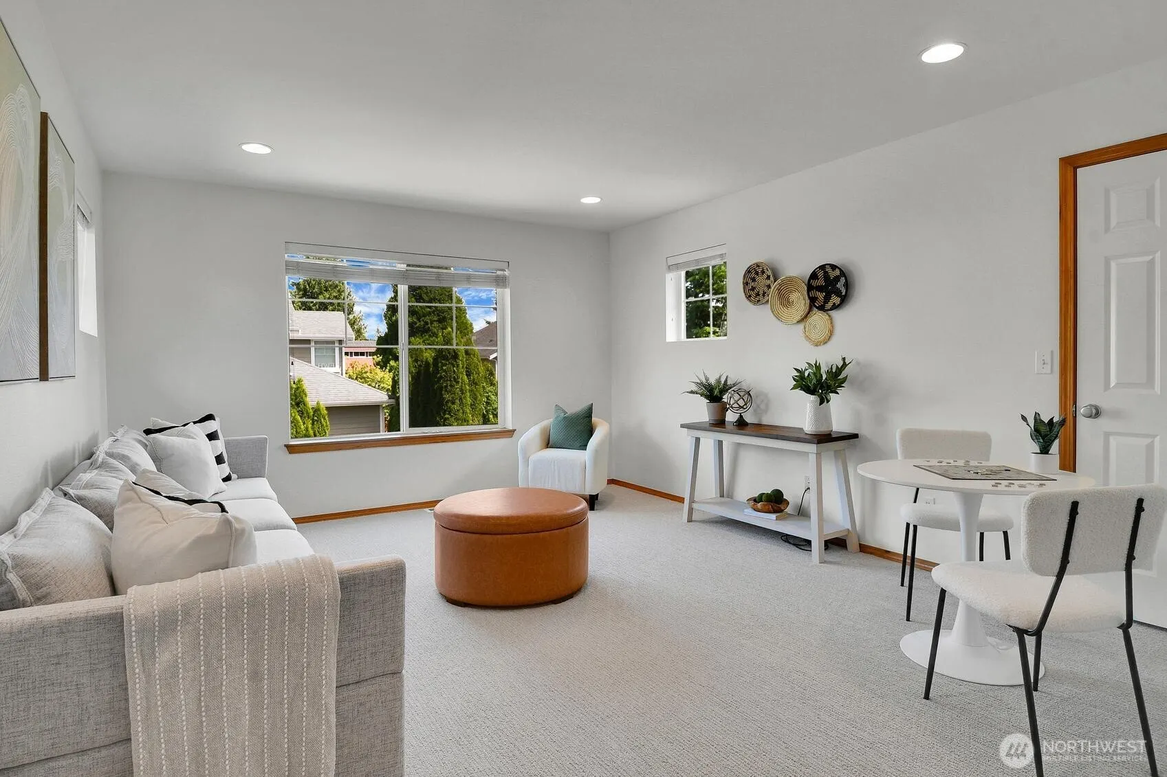 12940 NE 200th Place , Woodinville, WA 98072