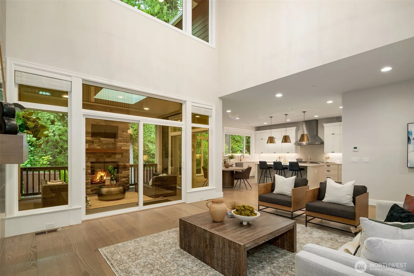 24480 NE 19th Place , Sammamish, WA 98074