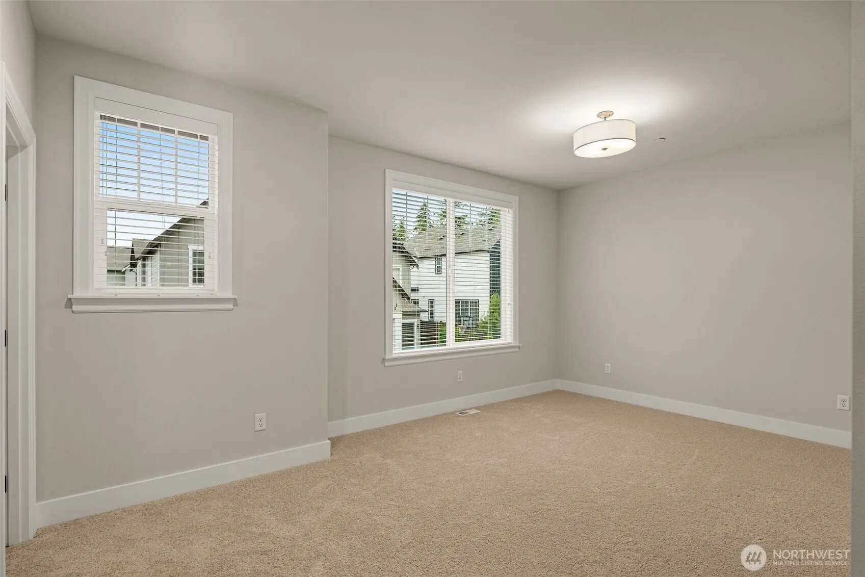 24480 NE 19th Place , Sammamish, WA 98074