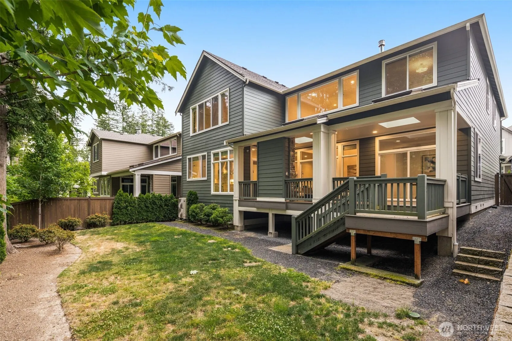 24480 NE 19th Place , Sammamish, WA 98074