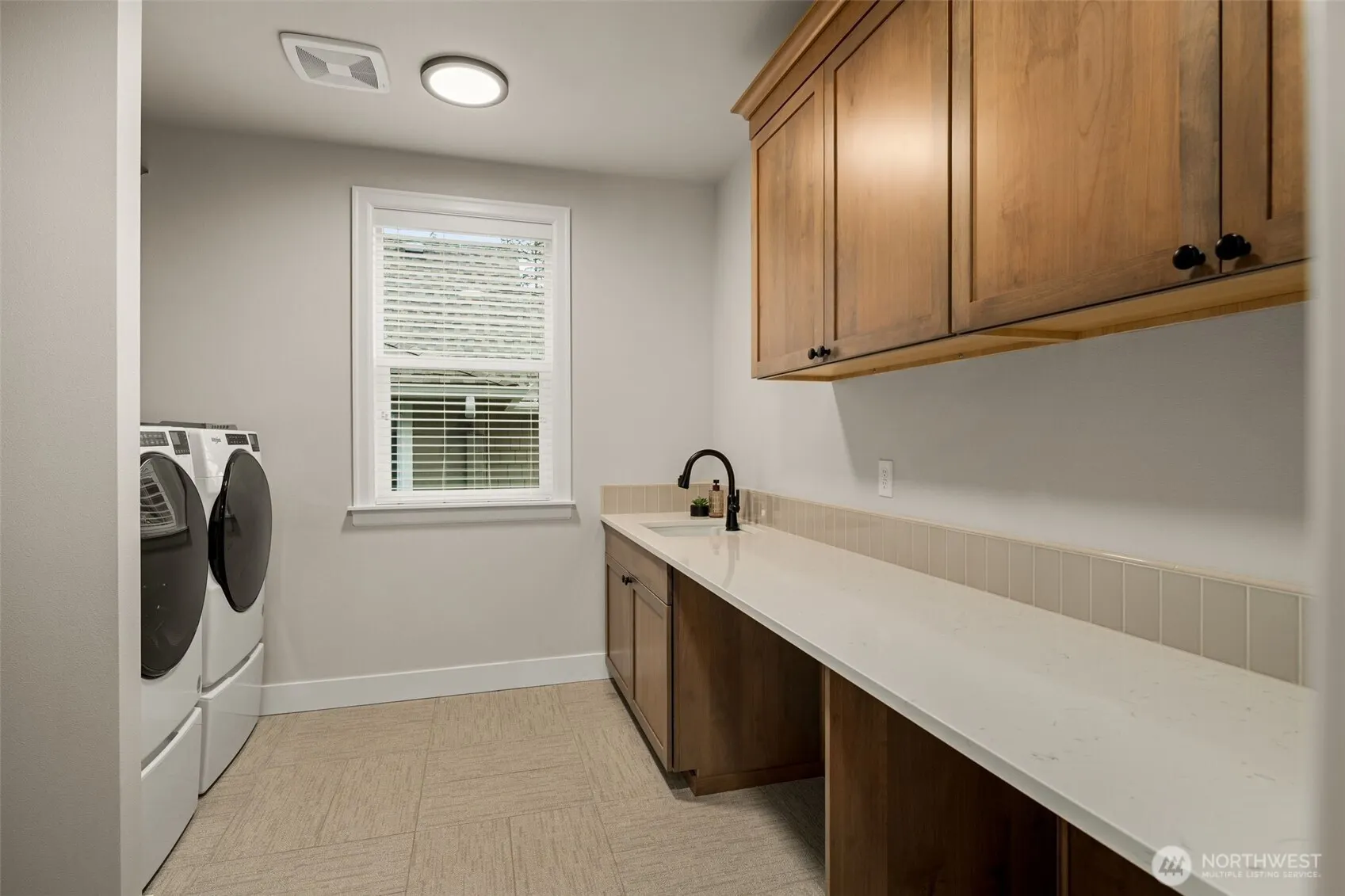 24480 NE 19th Place , Sammamish, WA 98074