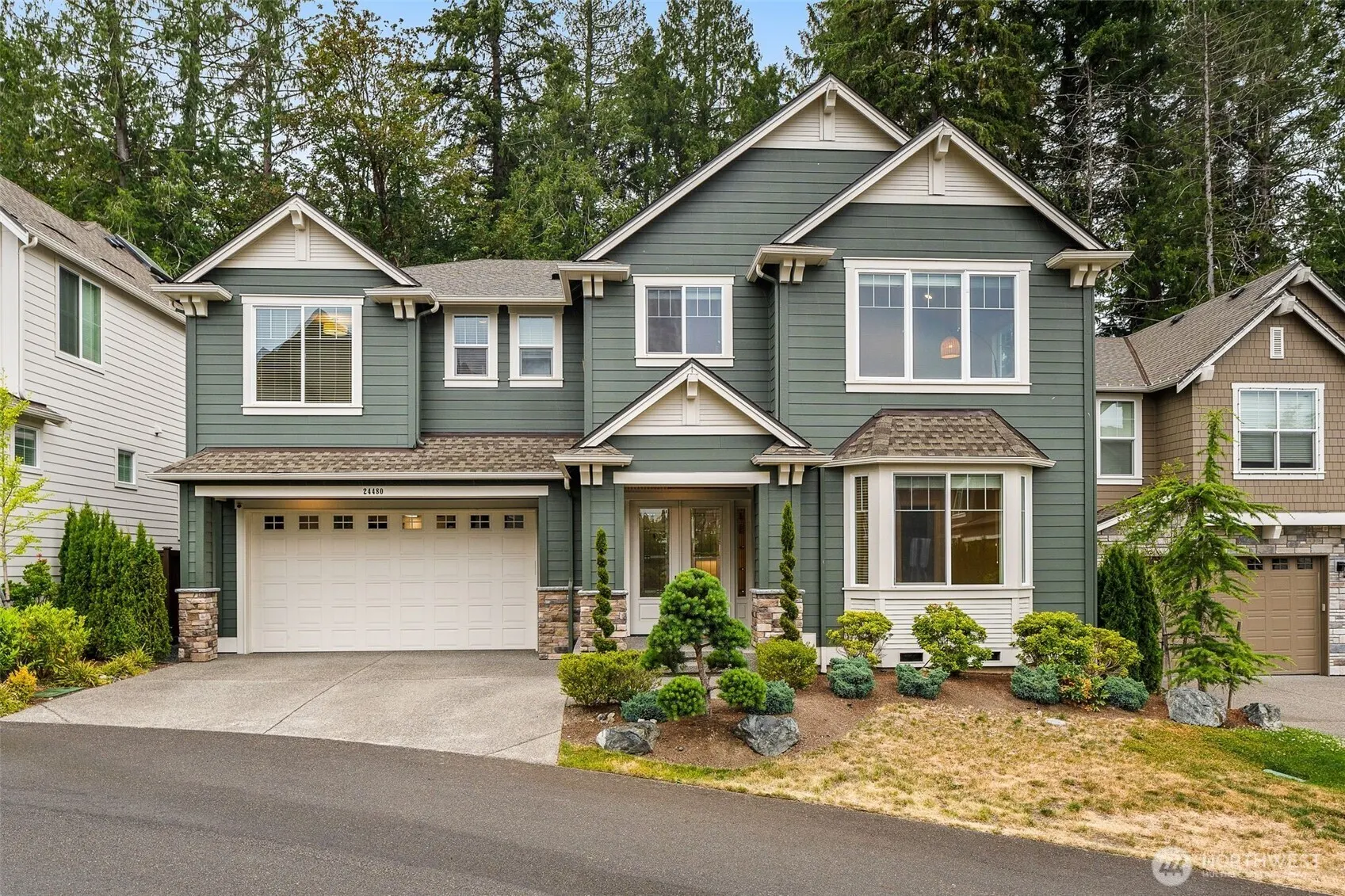 24480 NE 19th Place , Sammamish, WA 98074