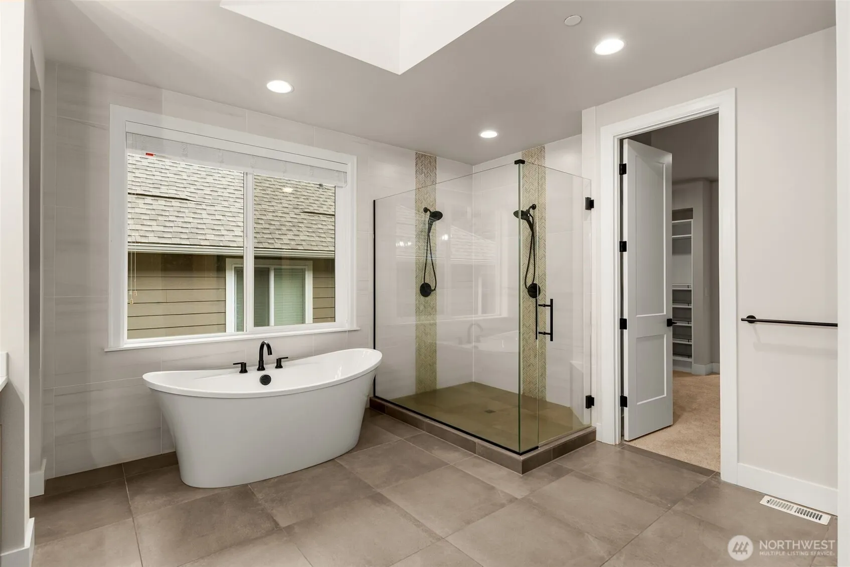 24480 NE 19th Place , Sammamish, WA 98074