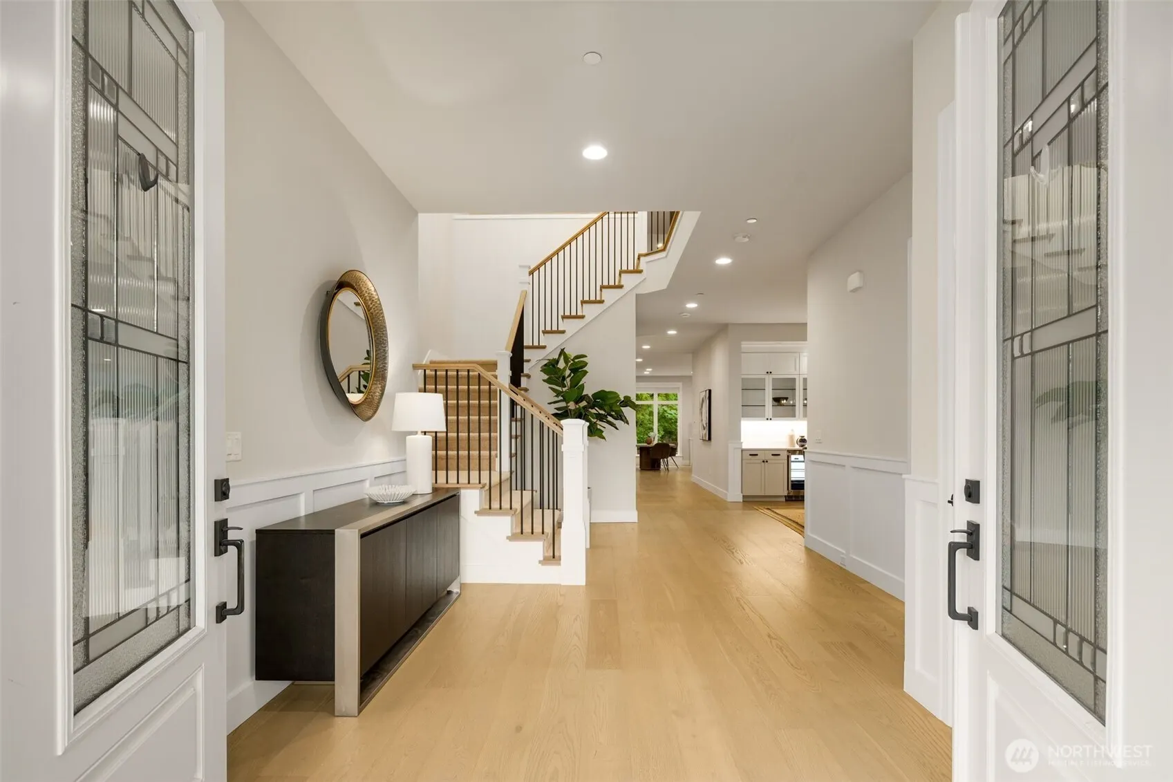 24480 NE 19th Place , Sammamish, WA 98074