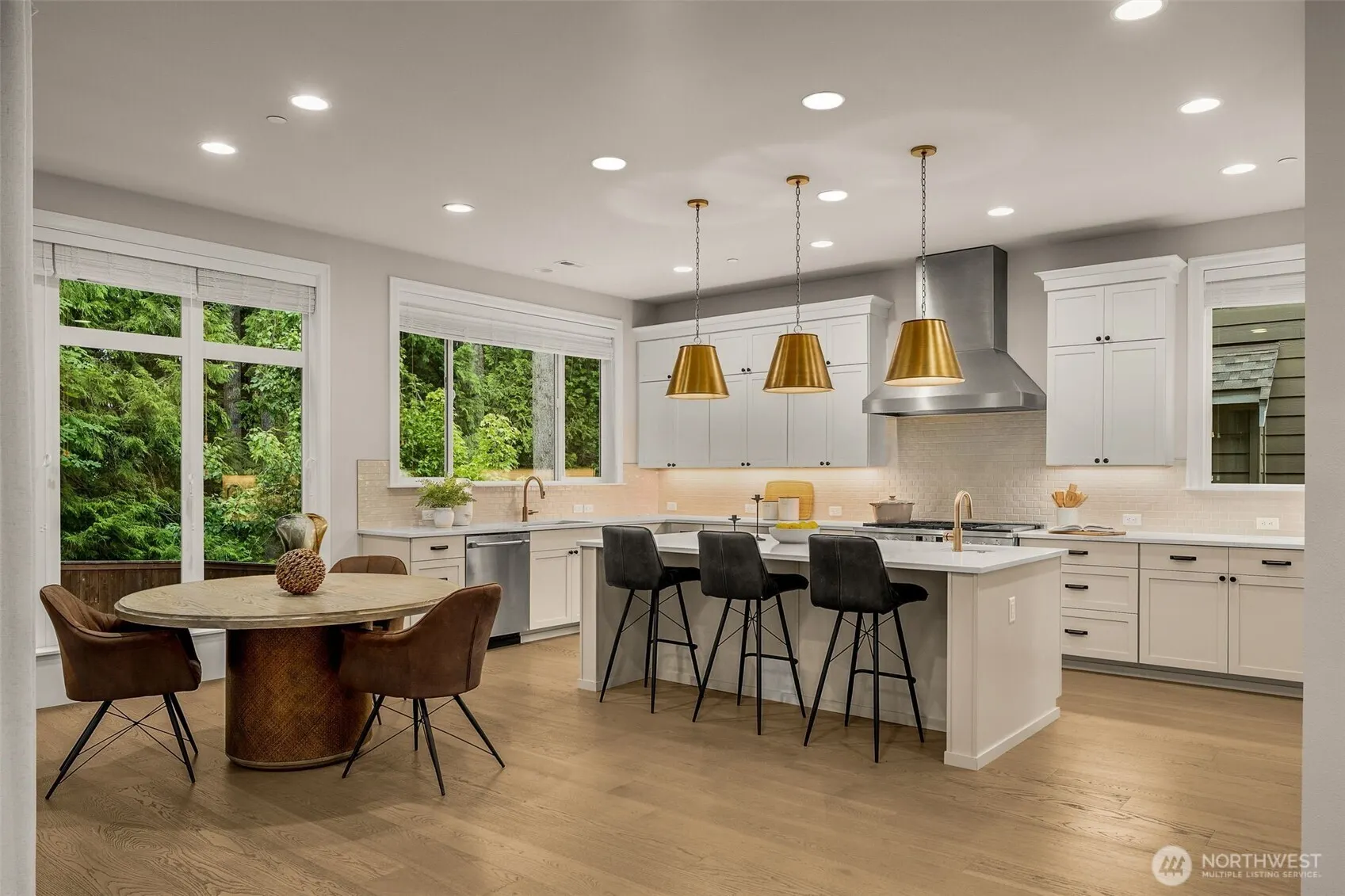 24480 NE 19th Place , Sammamish, WA 98074