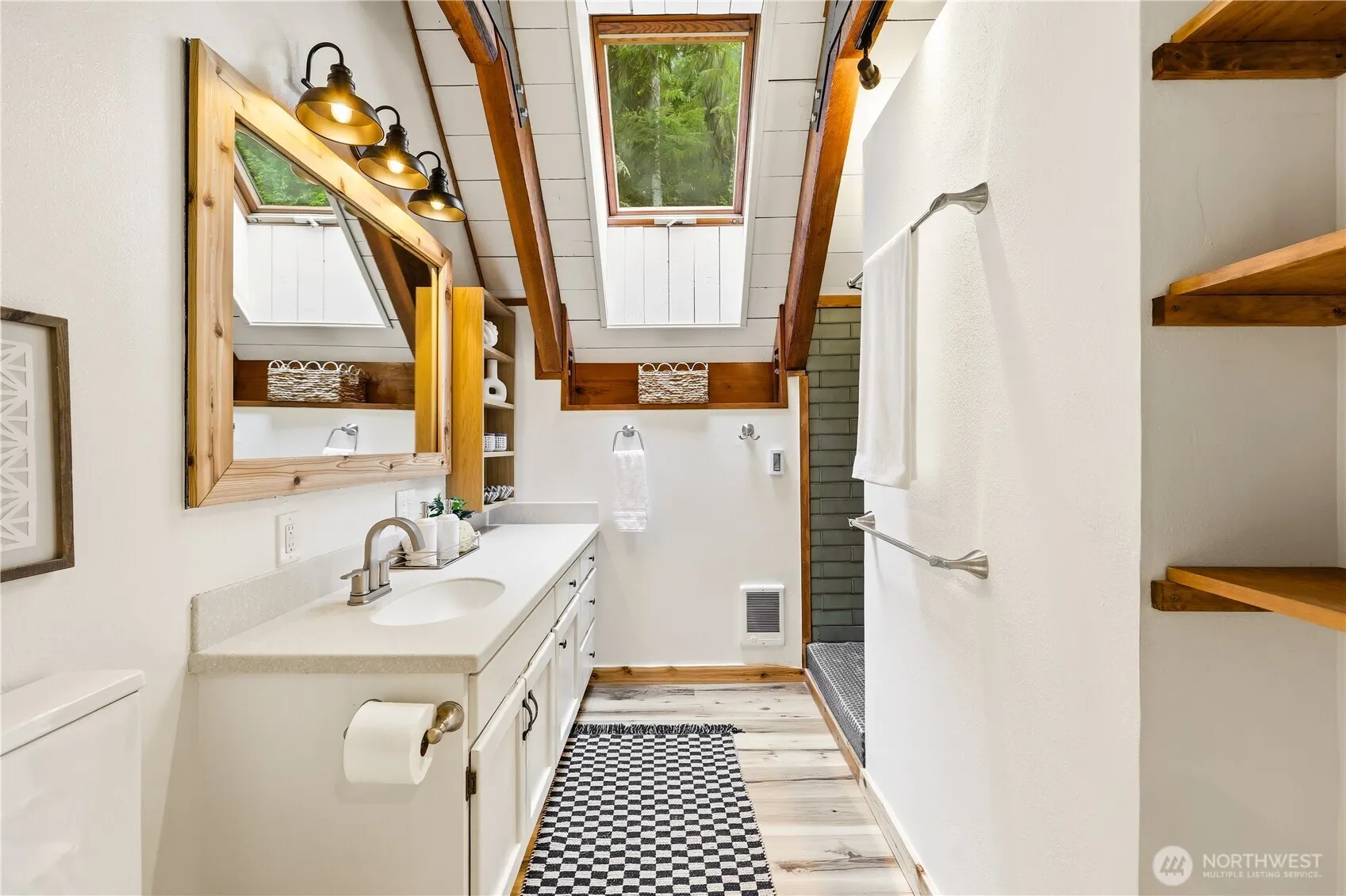 5931 290th Avenue SE, Issaquah, WA 98027