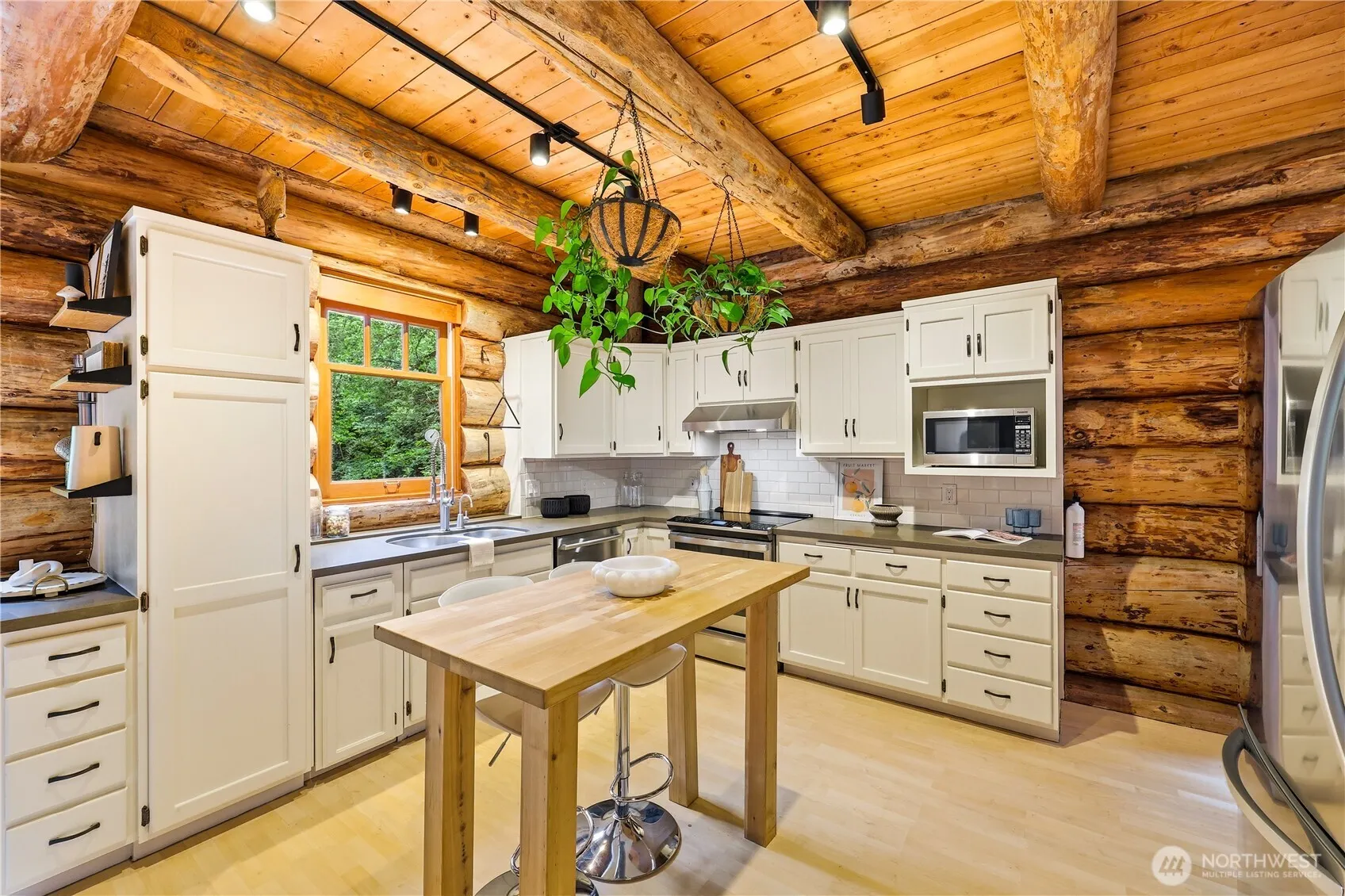 5931 290th Avenue SE, Issaquah, WA 98027