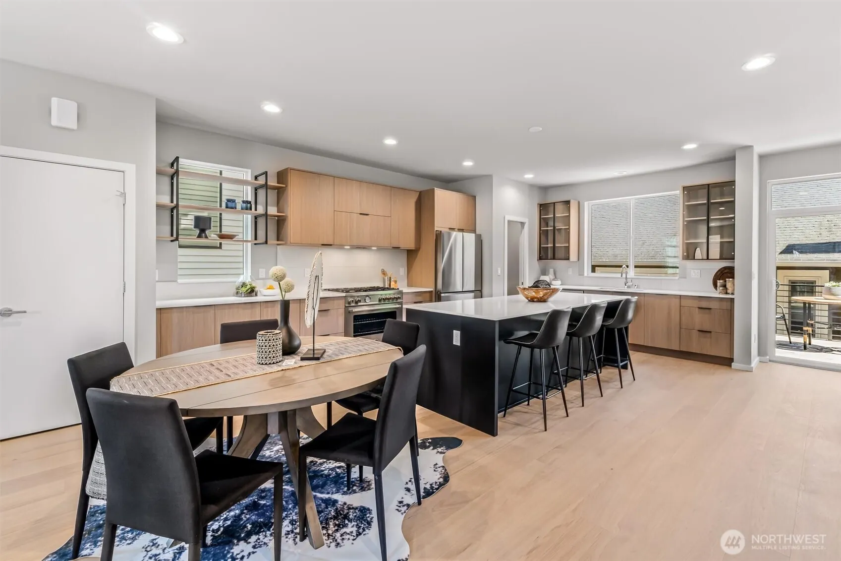 4464 Midvale Avenue N, Seattle, WA 98103