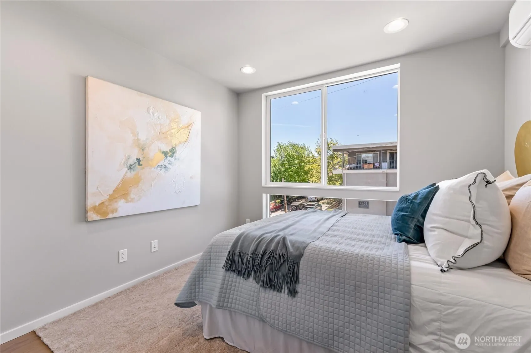 4464 Midvale Avenue N, Seattle, WA 98103