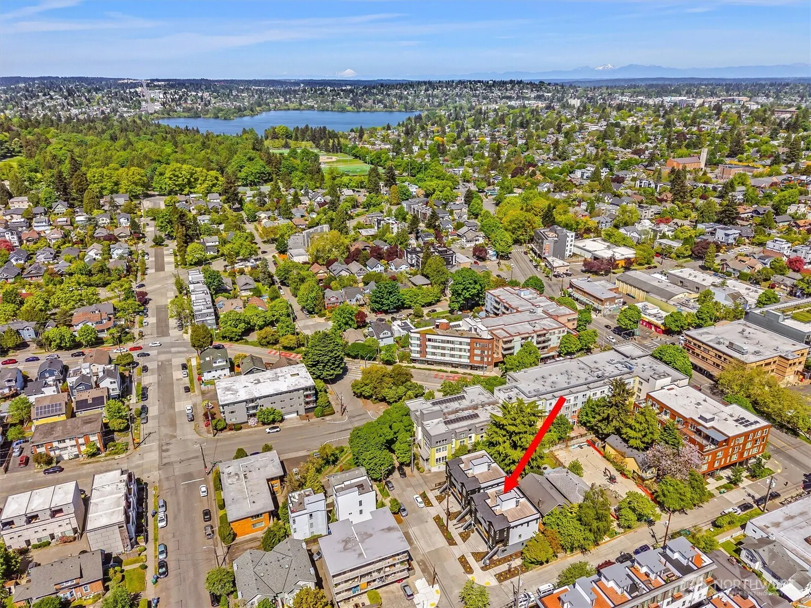 4464 Midvale Avenue N, Seattle, WA 98103