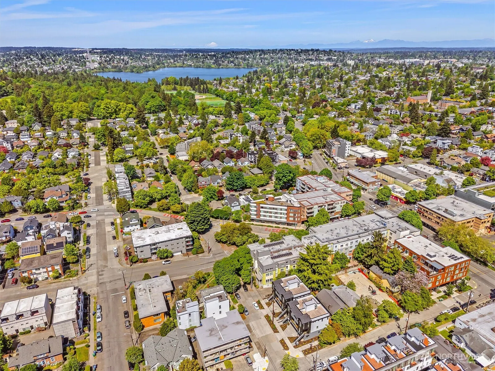4464 Midvale Avenue N, Seattle, WA 98103