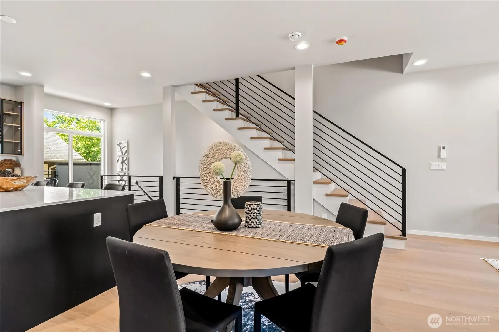 4464 Midvale Avenue N, Seattle, WA 98103