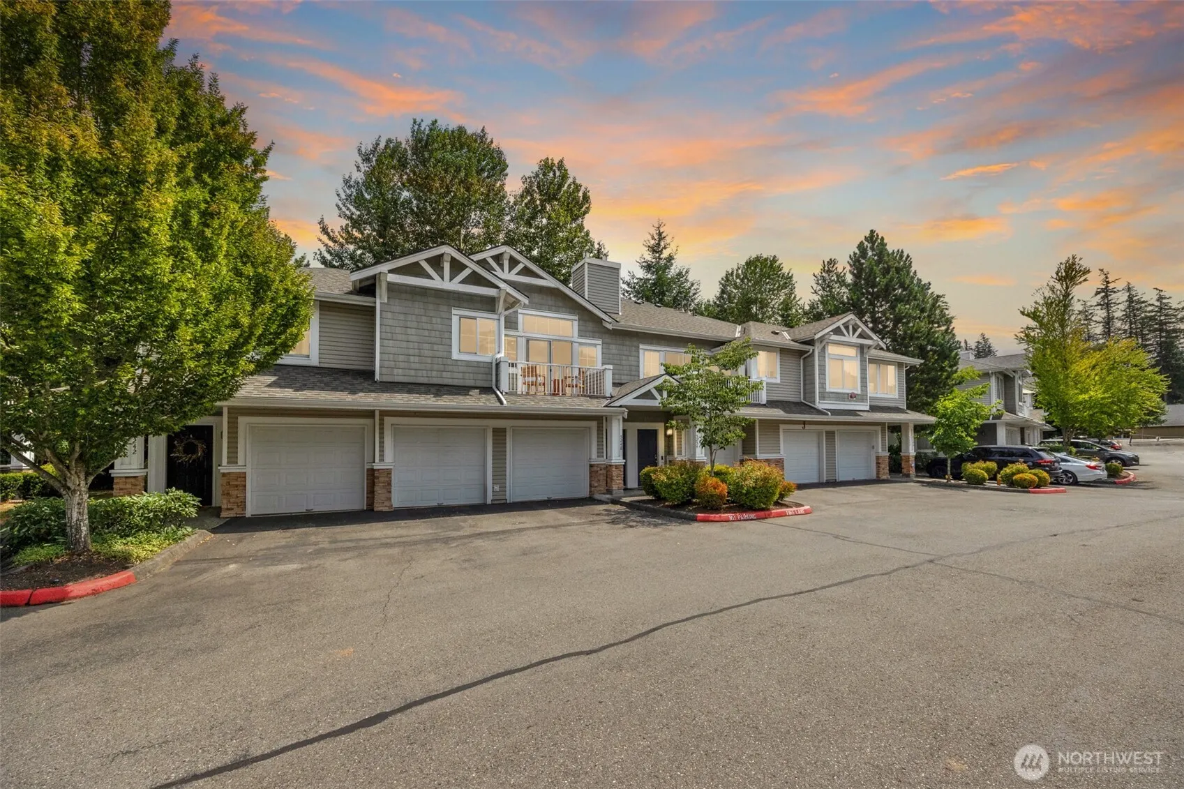 5248 238th Lane SE #8-3, Issaquah, WA 98029