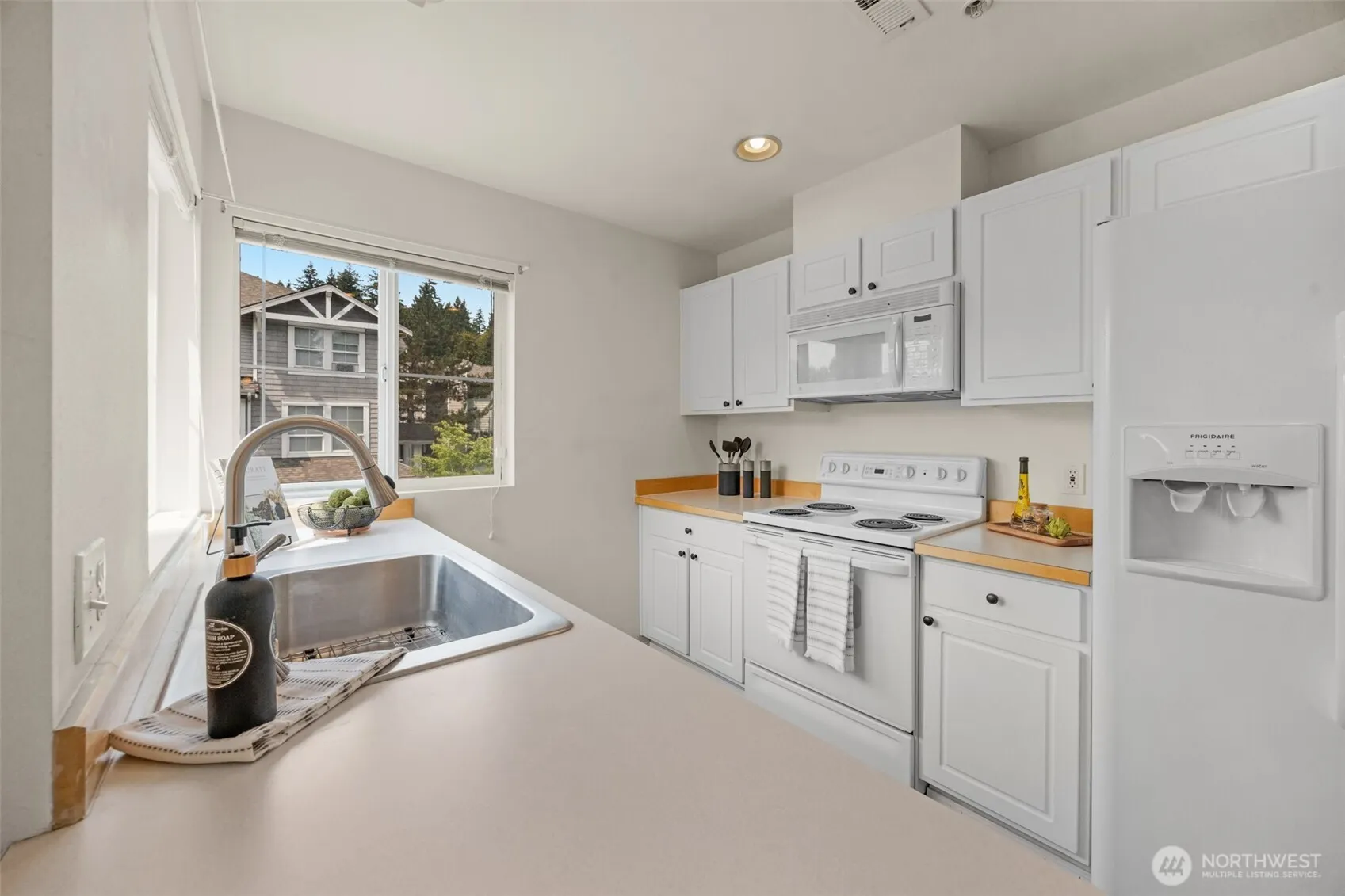 5248 238th Lane SE #8-3, Issaquah, WA 98029