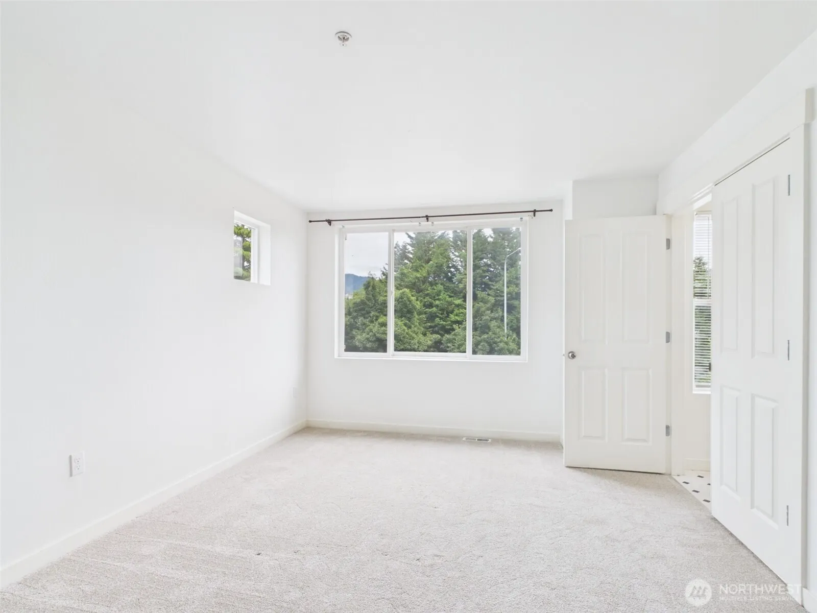 23120 SE Black Nugget Road #A6, Issaquah, WA 98029