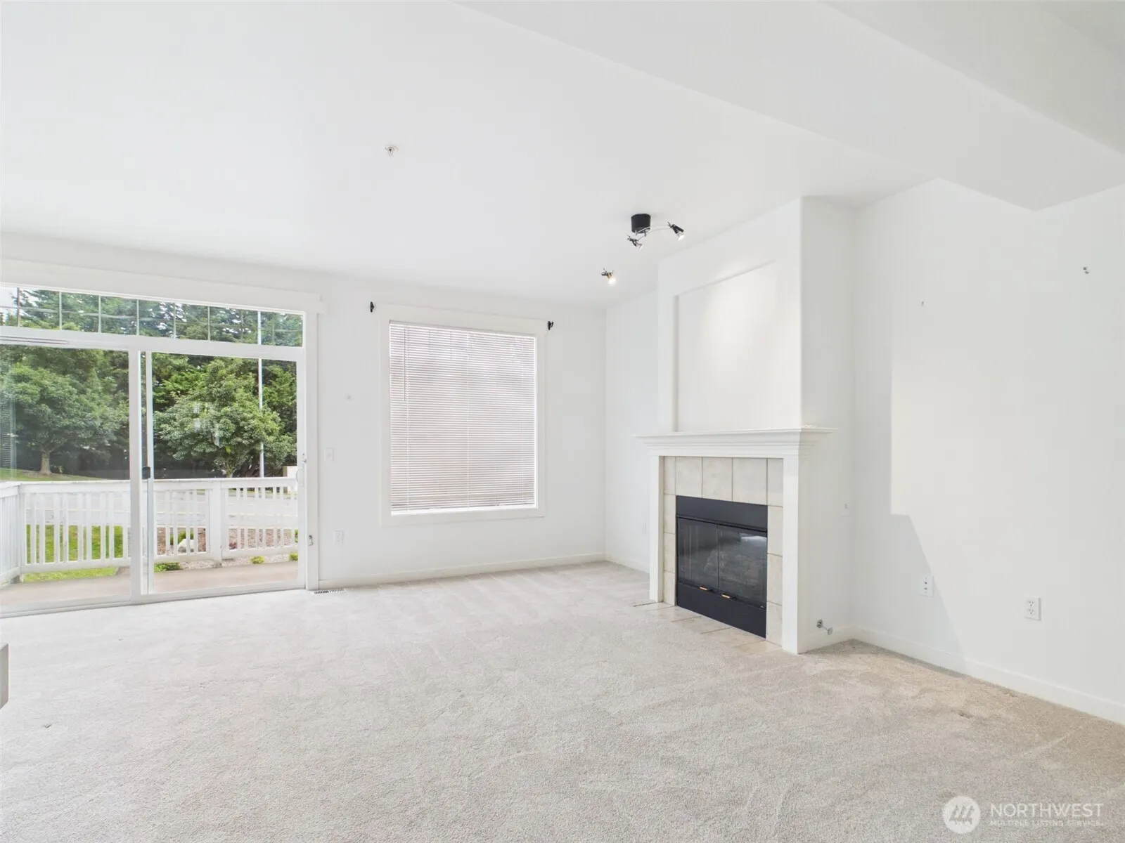 23120 SE Black Nugget Road #A6, Issaquah, WA 98029