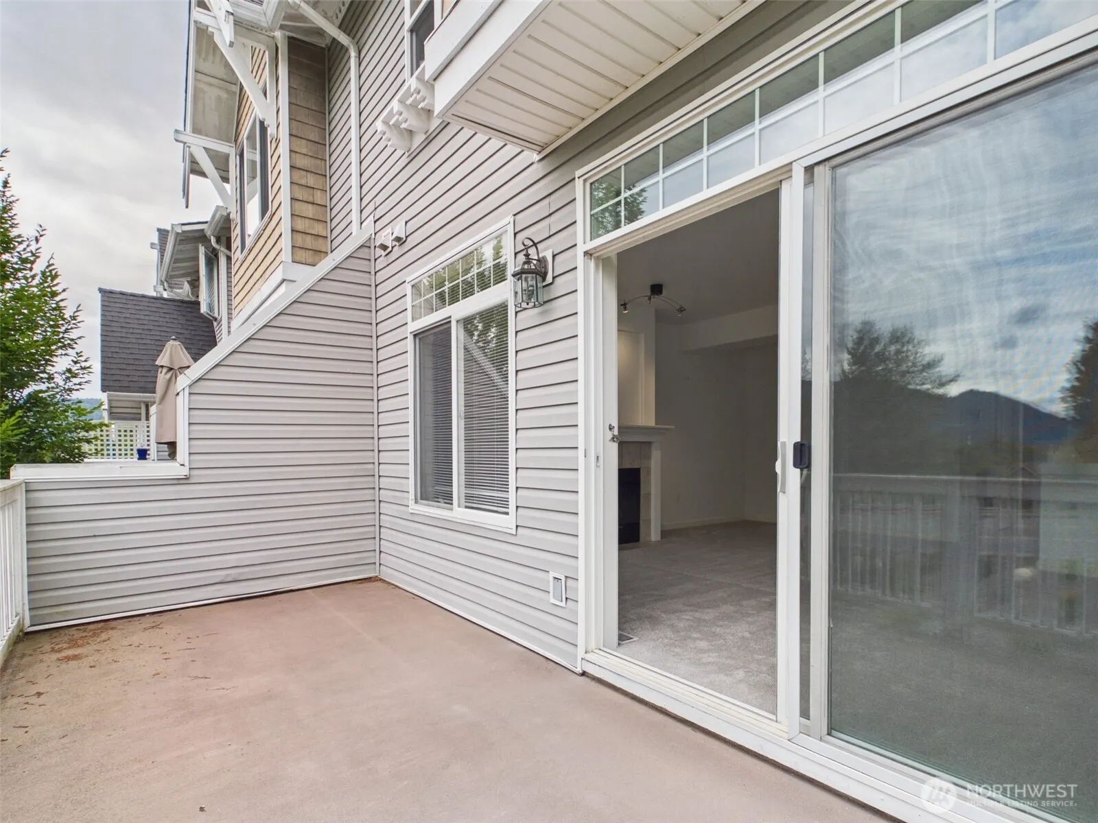 23120 SE Black Nugget Road #A6, Issaquah, WA 98029