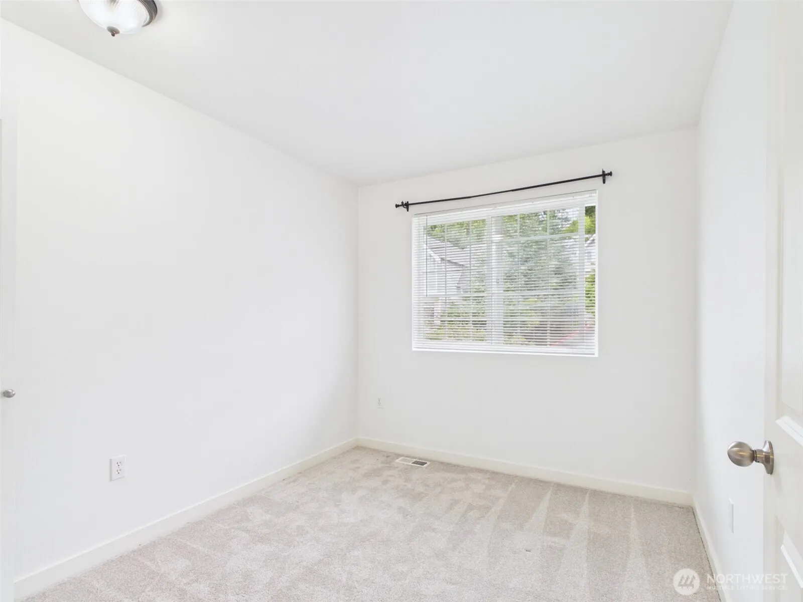 23120 SE Black Nugget Road #A6, Issaquah, WA 98029