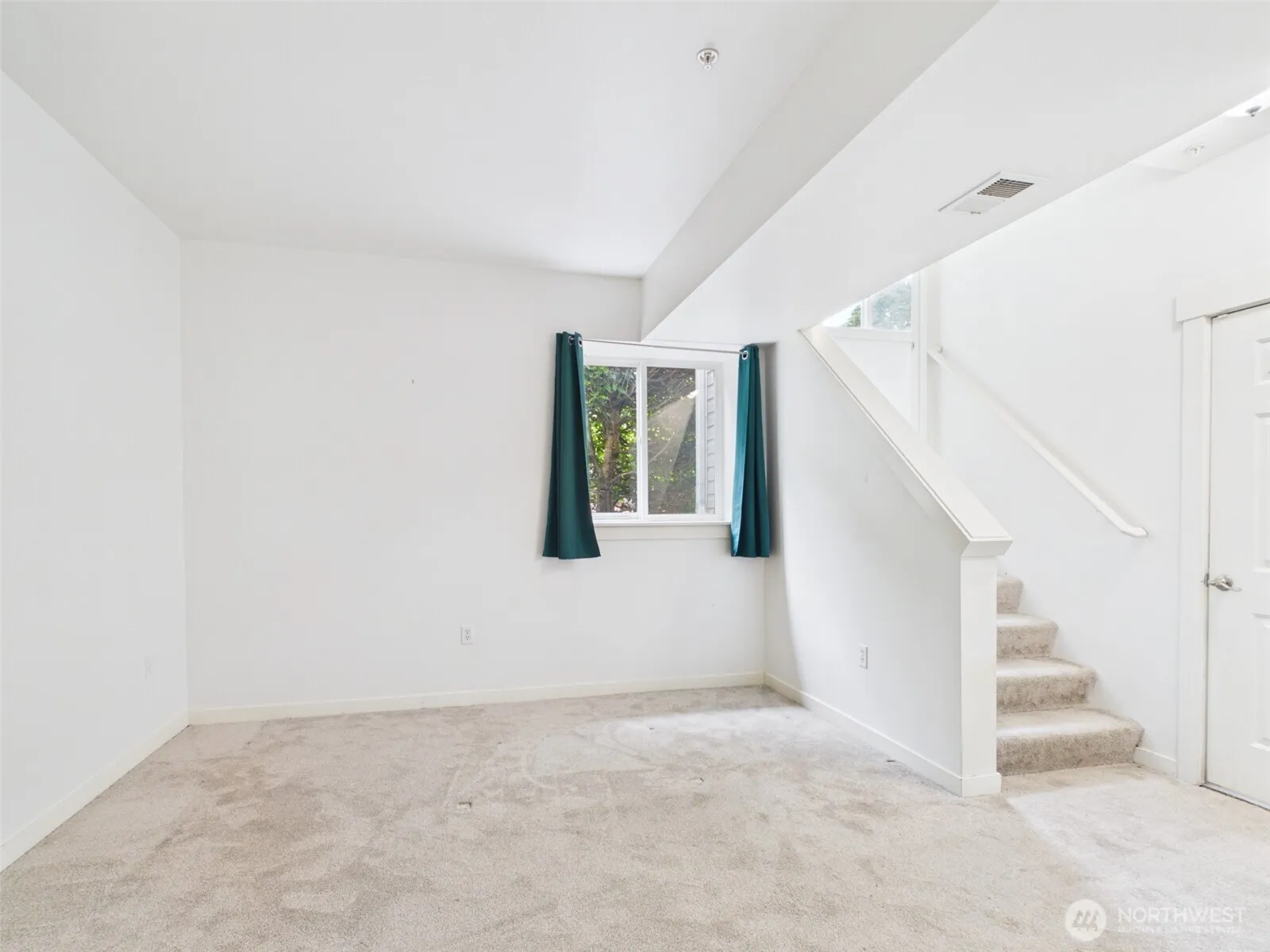 23120 SE Black Nugget Road #A6, Issaquah, WA 98029