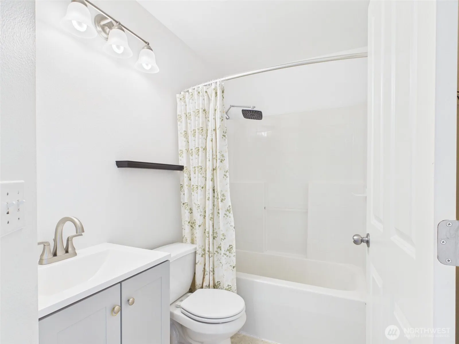 23120 SE Black Nugget Road #A6, Issaquah, WA 98029