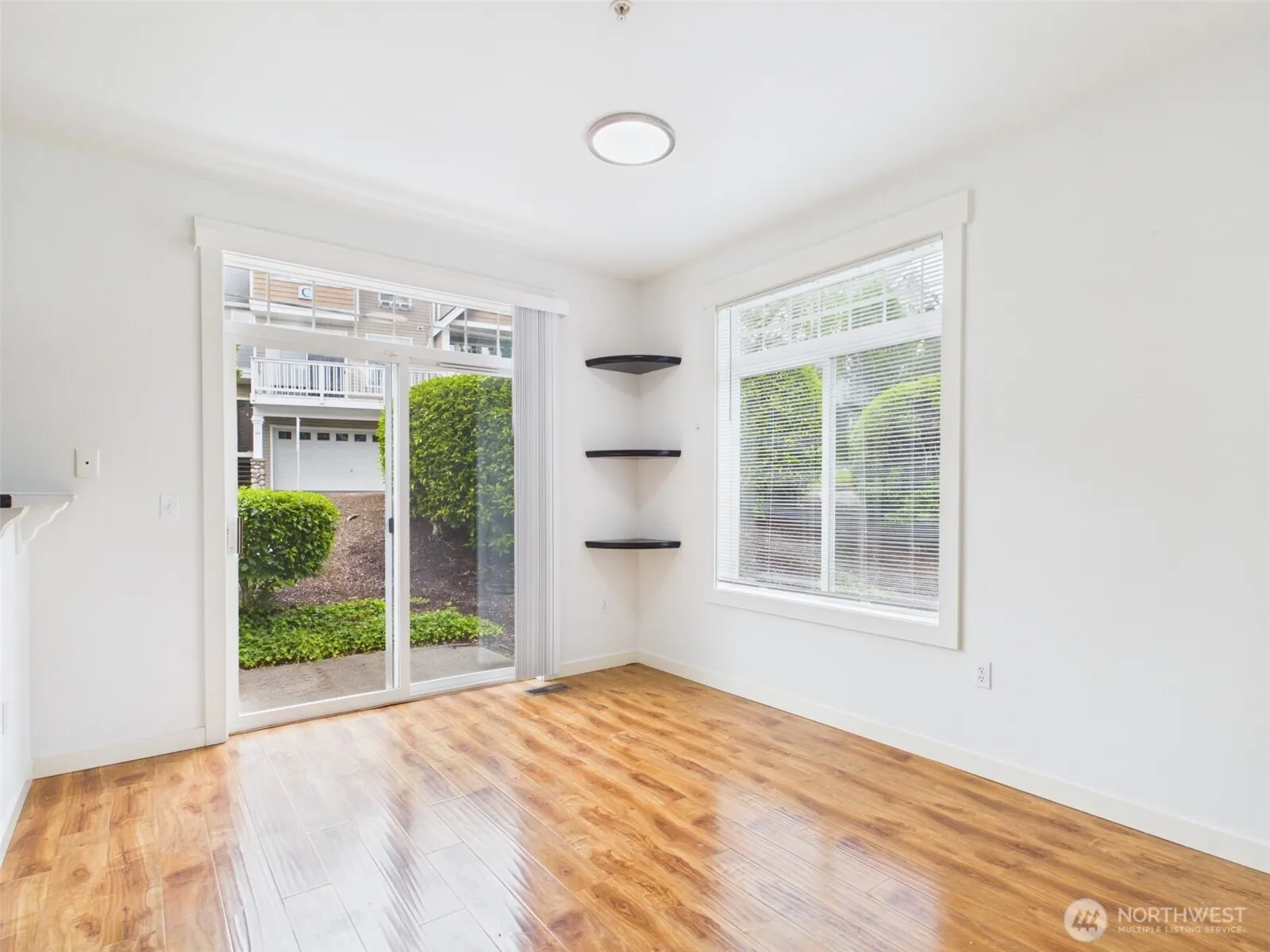23120 SE Black Nugget Road #A6, Issaquah, WA 98029