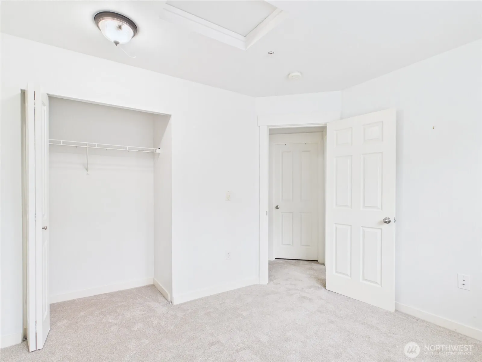 23120 SE Black Nugget Road #A6, Issaquah, WA 98029