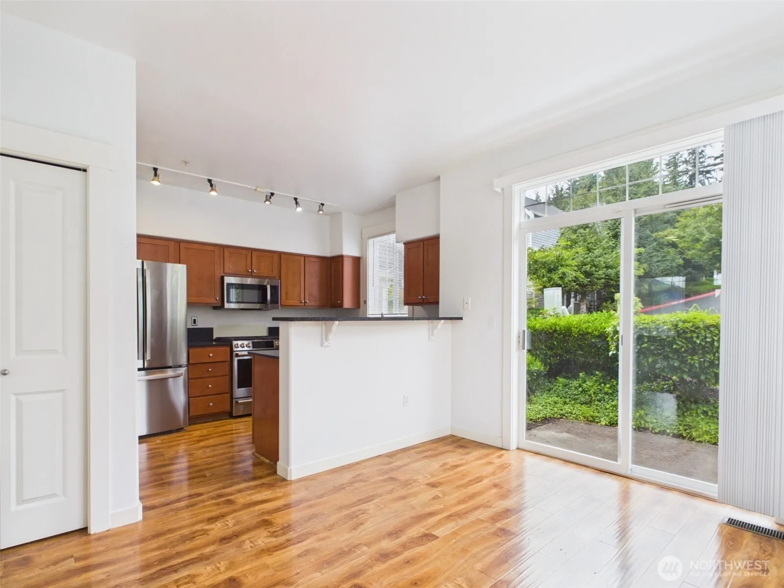 23120 SE Black Nugget Road #A6, Issaquah, WA 98029