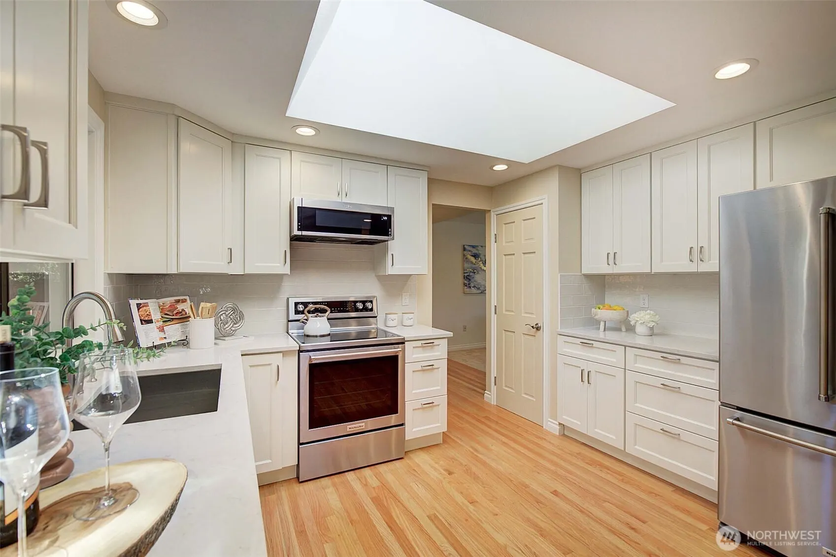 22014 NE 13th Place , Sammamish, WA 98074