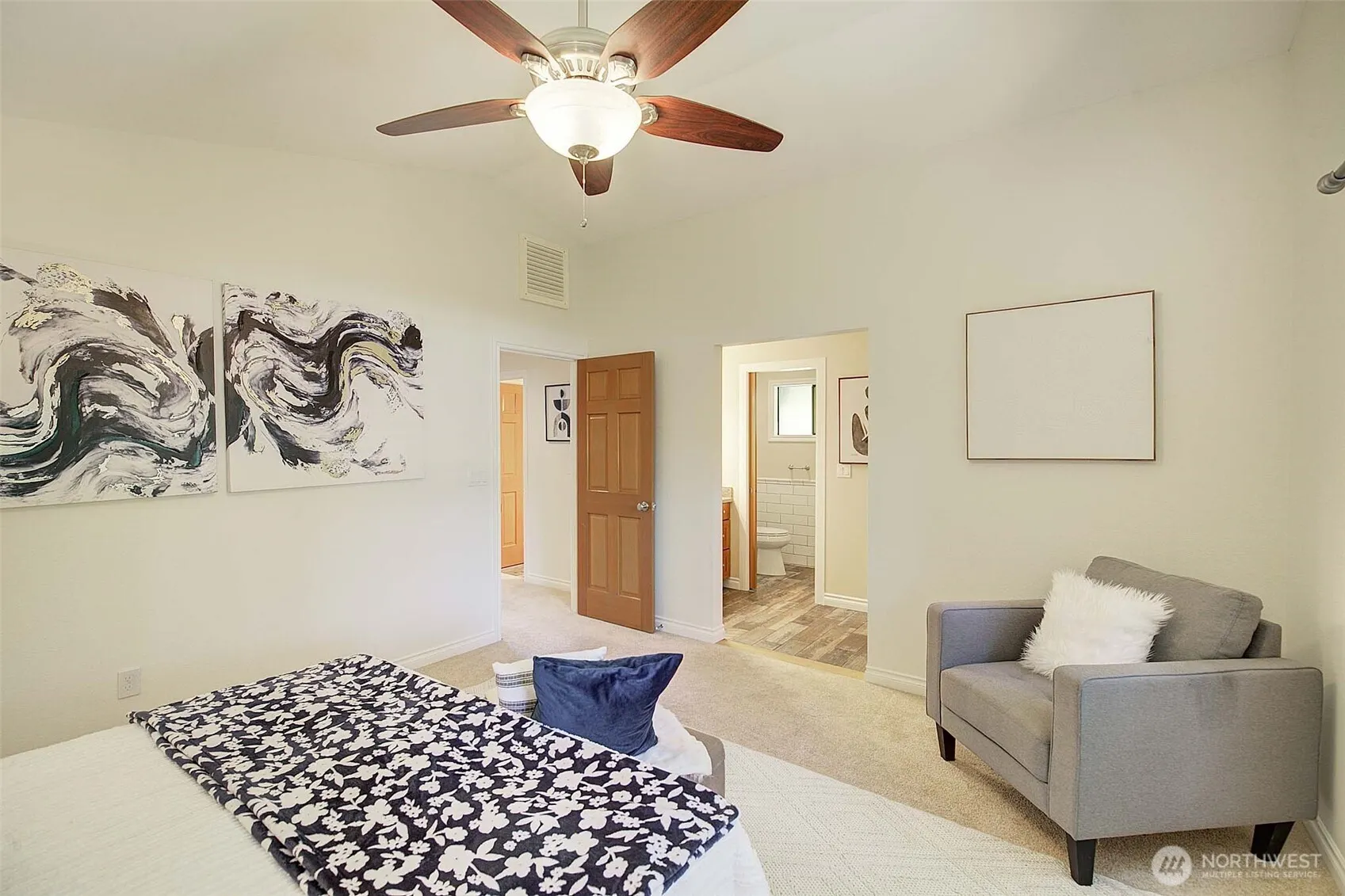 22014 NE 13th Place , Sammamish, WA 98074
