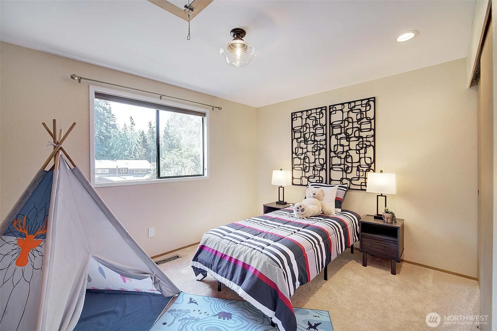 22014 NE 13th Place , Sammamish, WA 98074